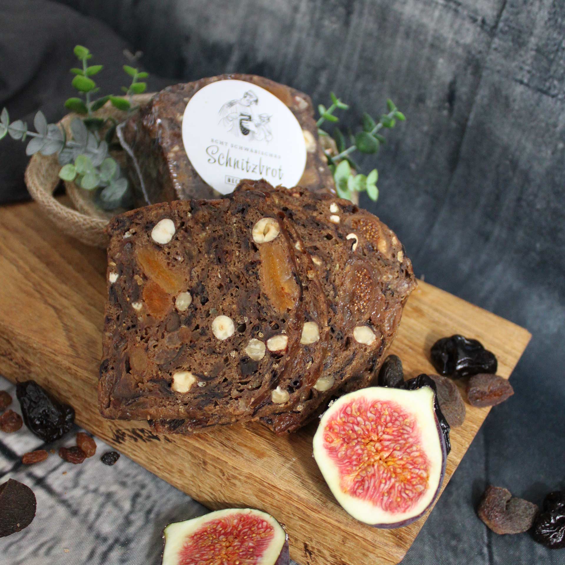 Schnitzbrot  // geschnitten Schnitzbrot  // geschnitten